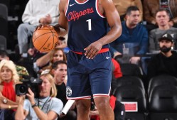 开云包含哈登回归赛场，大胜首场状态亮眼，勇士观众沸腾！的词条